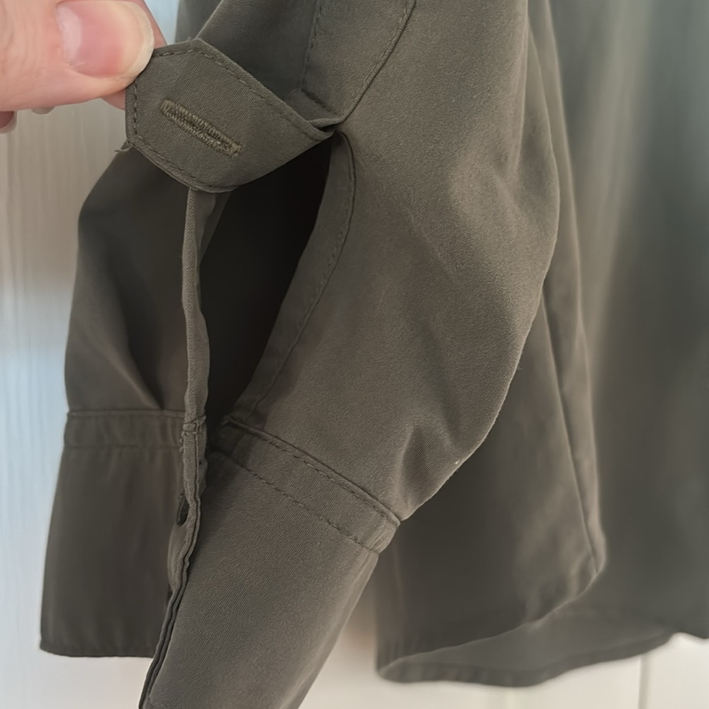 Chico’s Size 2 Olive Solid Hidden Button Down‎ Ut… - image 10